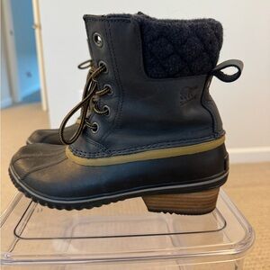 Sorel Black and Tan Lace-Up Boots